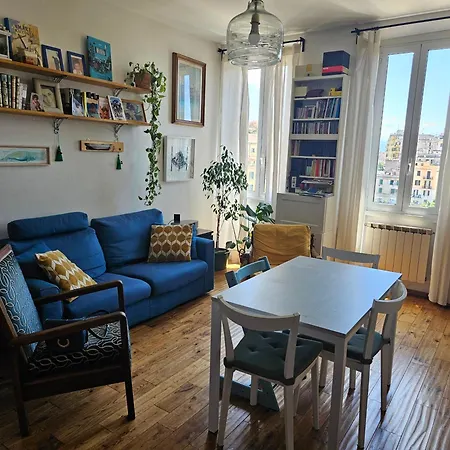 Luminoso Attico Con Terrazza